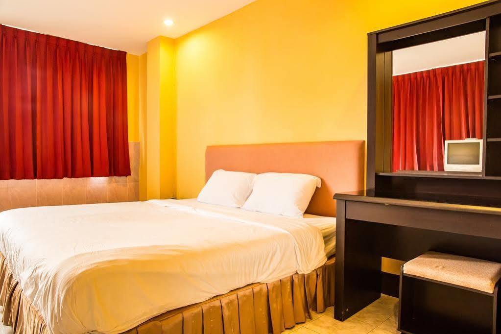 FnB Hotel Central Pattaya Esterno foto