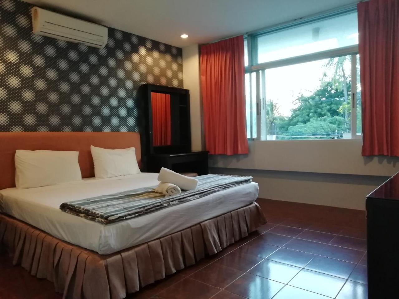 FnB Hotel Central Pattaya Esterno foto