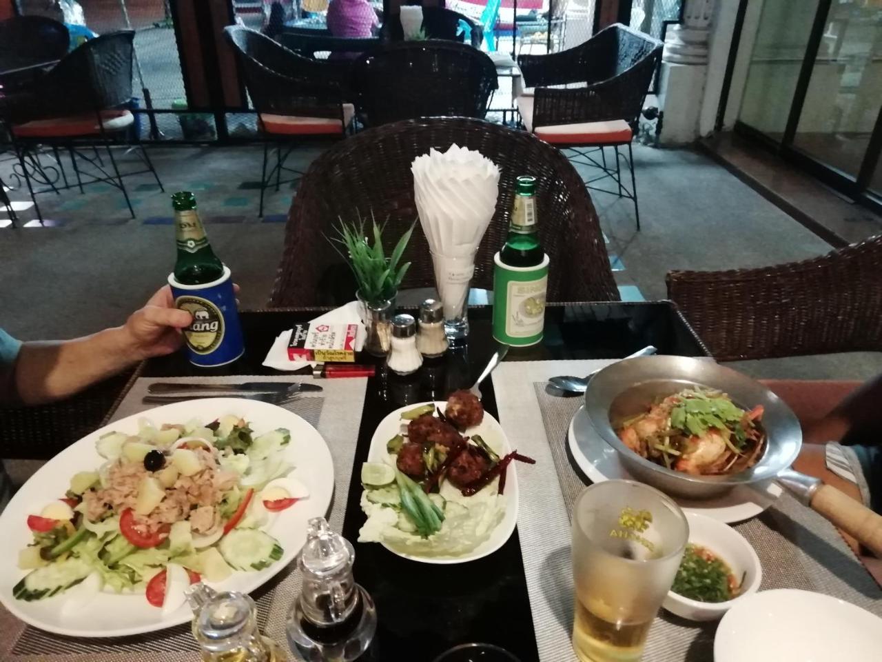 FnB Hotel Central Pattaya Esterno foto